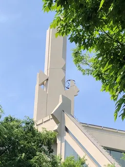 彫刻それとも建築？