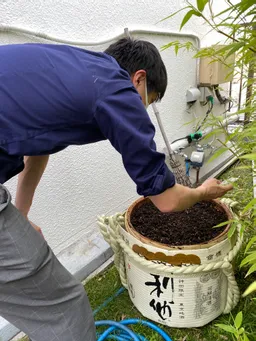 神田豊島屋さんで、種まきしました。6.2
神田限定酒の、酒樽が粋です。