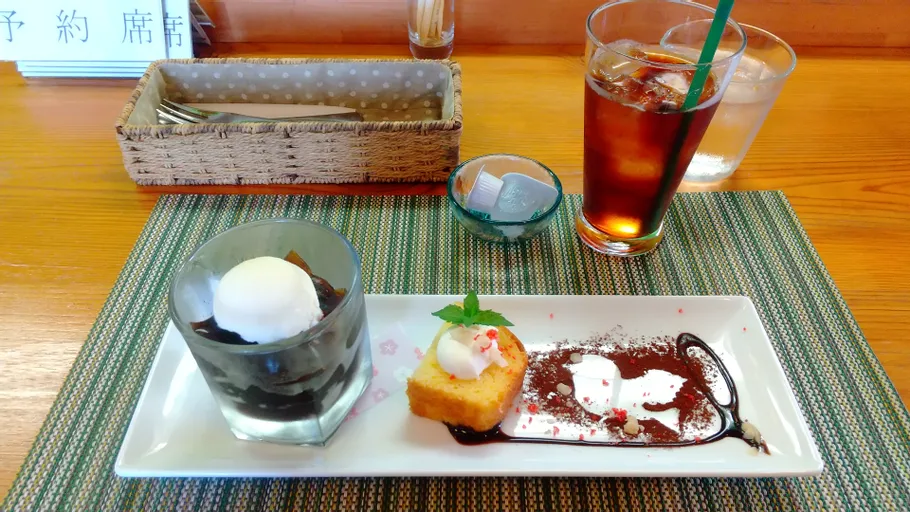 山鳥毛デザート、とても美味しくてかわいいデザートセットでした
他のスイーツも気になるし、パスタも美味しそうだったので、また訪れてみたいと思います