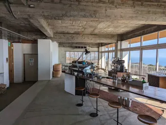 山の上のロースタリ