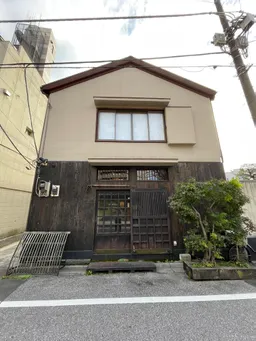 今は何もやってない…？